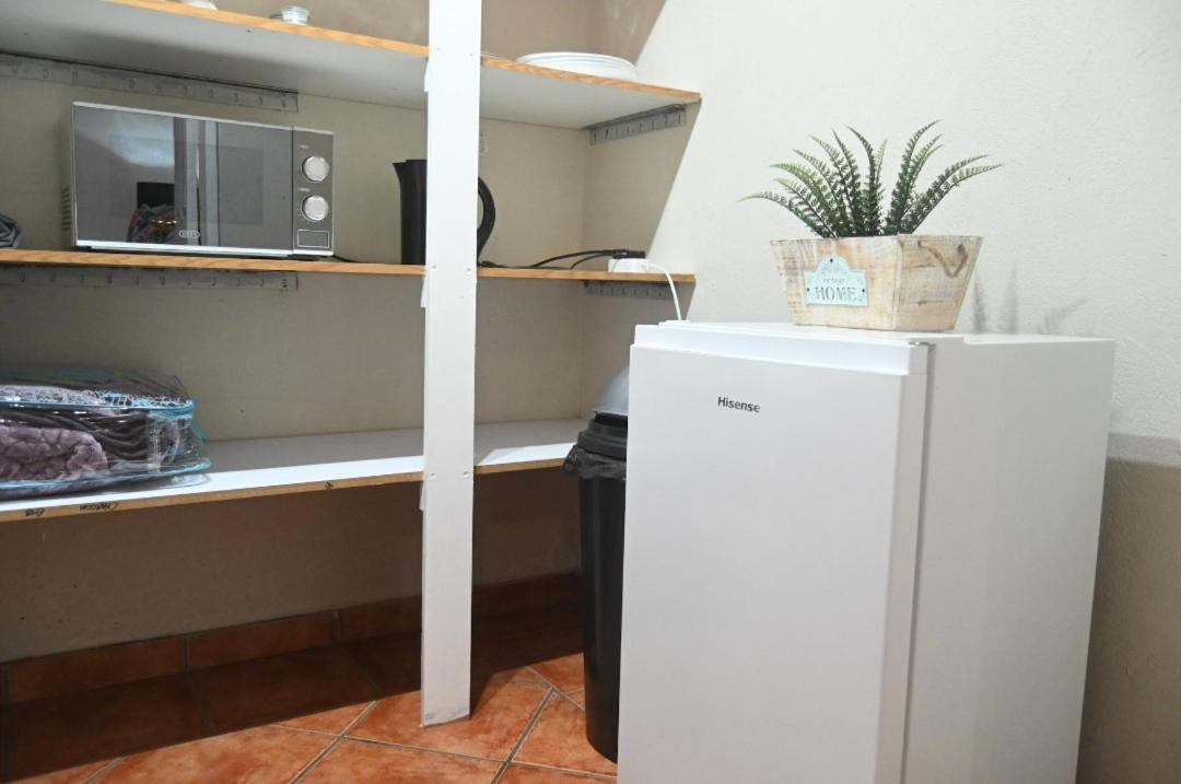 Zhantique Guest House 1- Unit 5 Боксбург Экстерьер фото