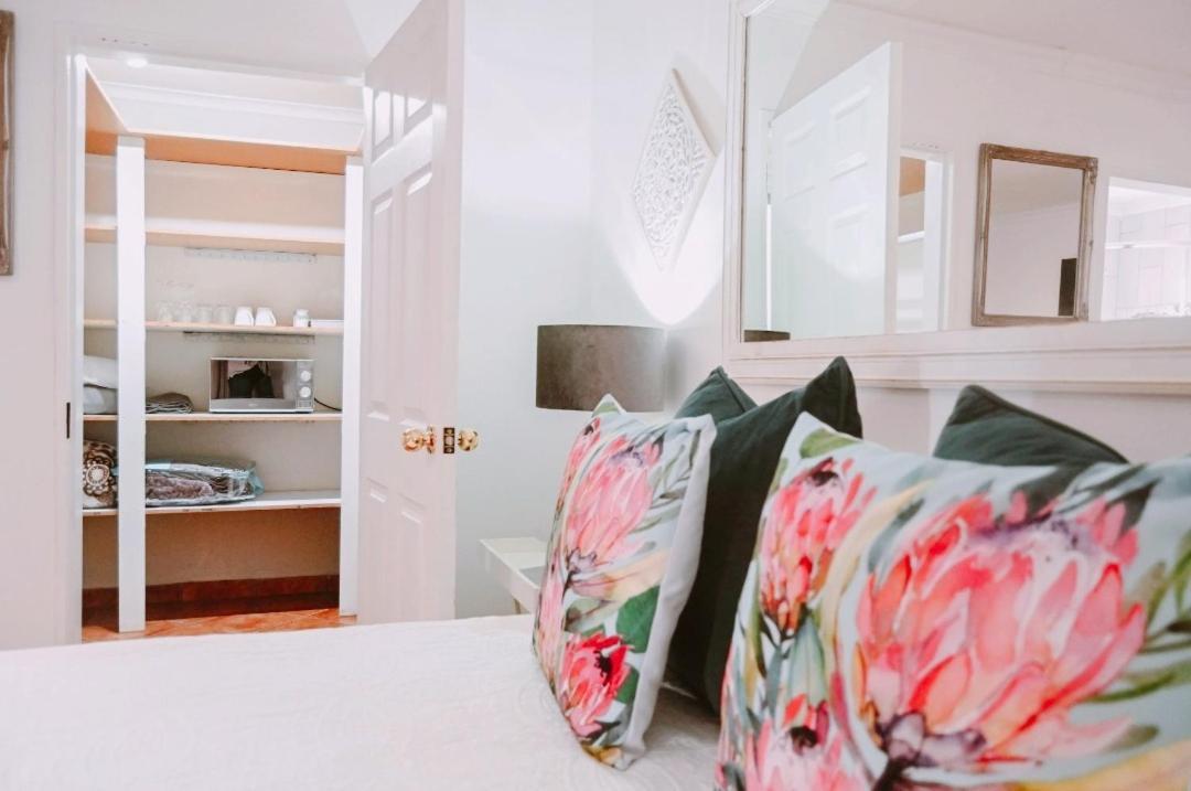 Zhantique Guest House 1- Unit 5 Боксбург Экстерьер фото