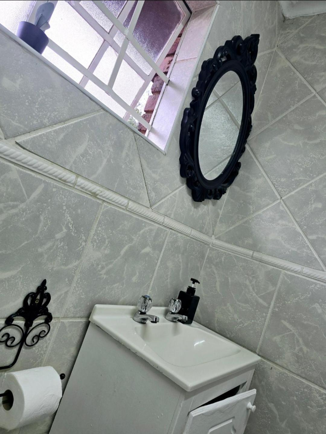 Zhantique Guest House 1- Unit 5 Боксбург Экстерьер фото