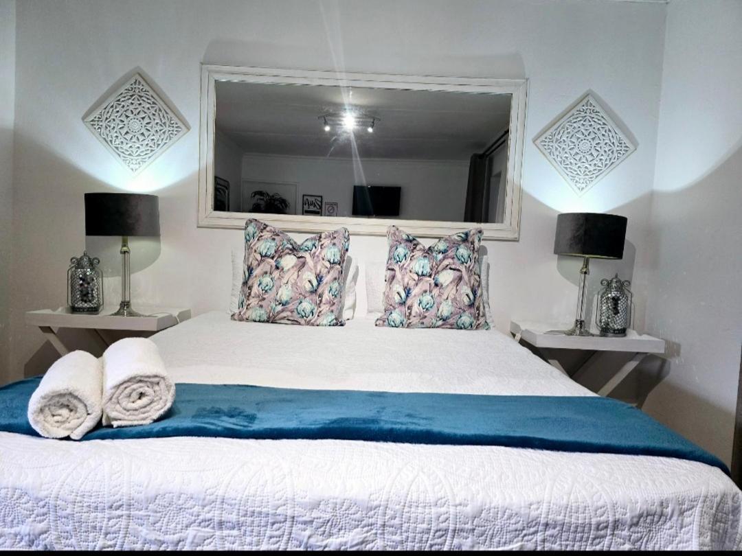 Zhantique Guest House 1- Unit 5 Боксбург Экстерьер фото
