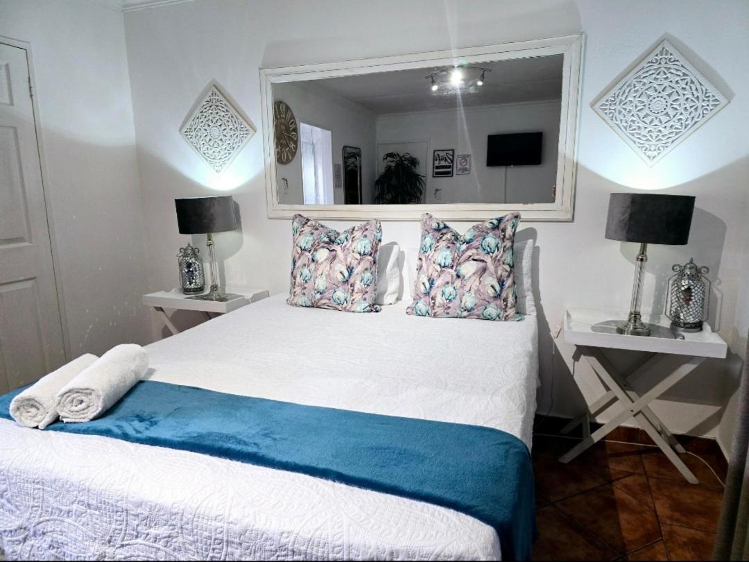 Zhantique Guest House 1- Unit 5 Боксбург Экстерьер фото